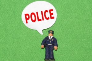 「保安官と警察官の違いを徹底解説！役割や責任に迫る」