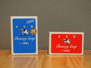 「牛乳石鹸の赤と青、あなたはどちらを選ぶ？違いと特長を徹底解説！」