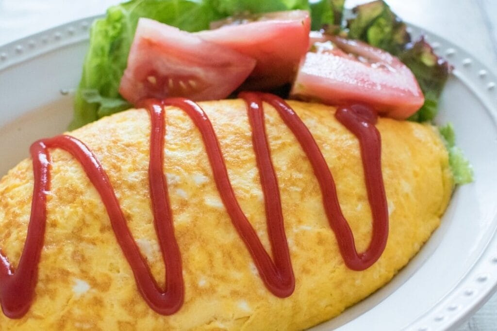 オムレツとオムライスの違いを徹底解説!美味しさの秘密とは?