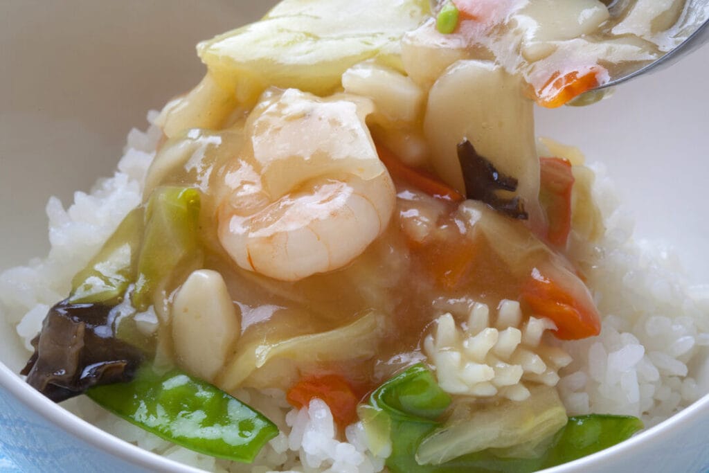 八宝菜と中華丼の違いを徹底解説!食材や味わいの魅力とは?