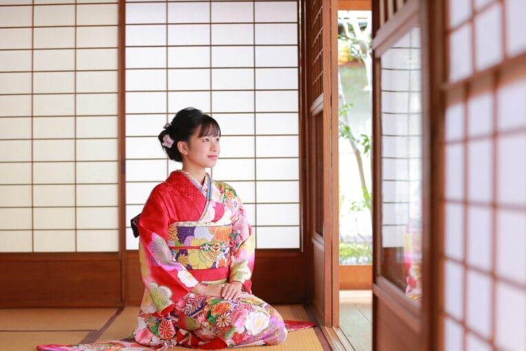 洋服と浴衣の違い:スタイルと用途から見る魅力の対比