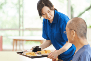 生活支援員と世話人の違いを徹底解説！役割や仕事内容の比較